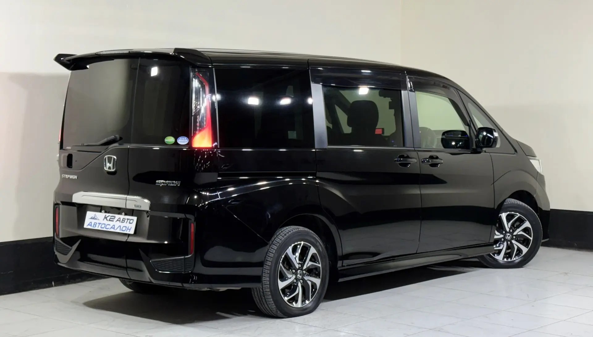 Honda Stepwgn — 2019 г., 136 213 км — купить в К2 АВТО Новосибирск